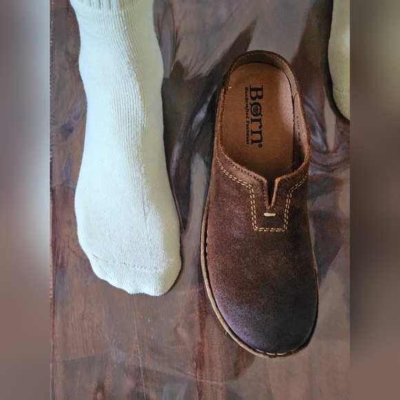 Born Seana Distressed clogs - Picture 16 of 16